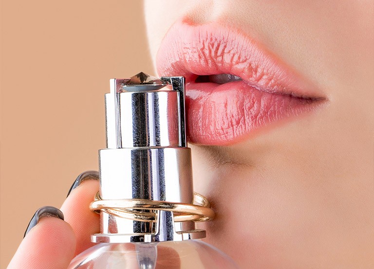 ΓΥΝΑΙΚΕΙΑ ΑΡΩΜΑΤΑ