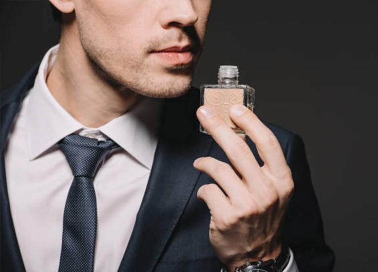 ΑΝΔΡΙΚΑ ΑΡΩΜΑΤΑ